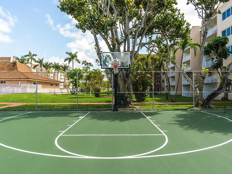 6950 Miami Gardens Dr #2-501 — Photo 19