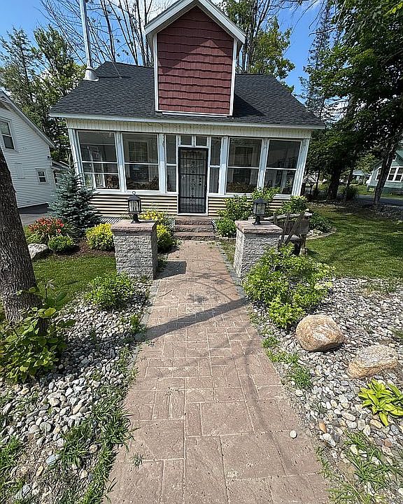 1st image of 125 Lakeview Ave