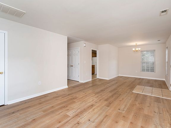2nd image of 717 Ivy St APT 2