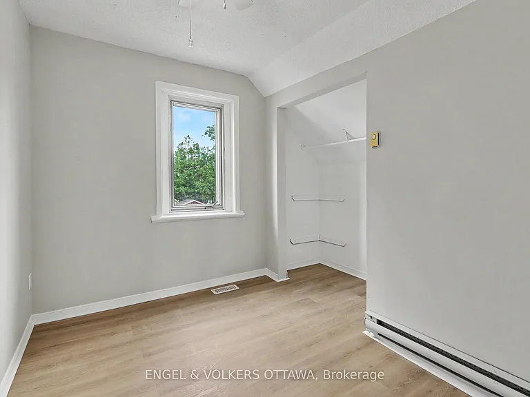728 Laval St — Photo 10