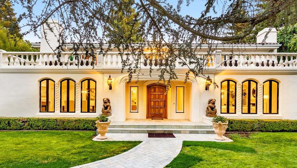 1st image of 165 Patricia Dr