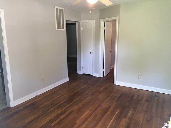 4th image of 2220 Martin St #1