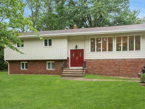 32 Rock Rd