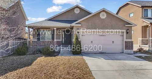 3818 E Rose Hearty Ln Photo 1