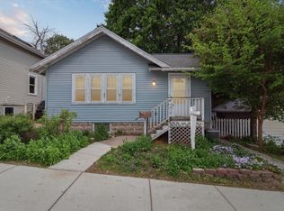 421 S 5th St, Stoughton, WI 53589