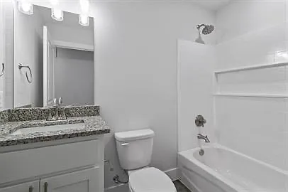 406 W 6th St #1 — Photo 10