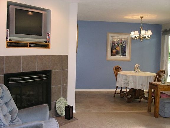 Gas Fireplace!