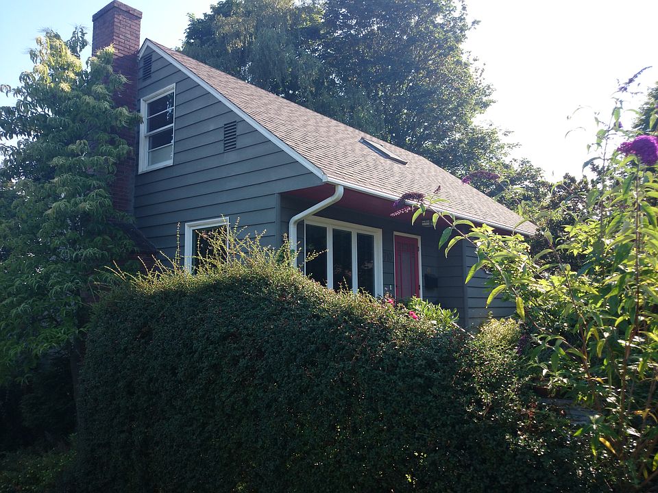 2nd image of 710 W Etruria St