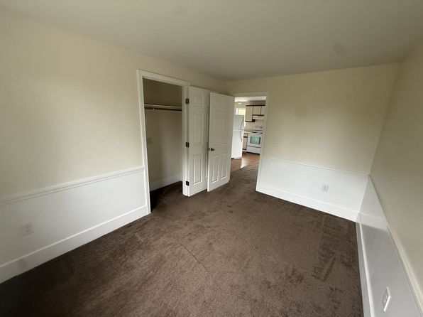 77 Pleasant St