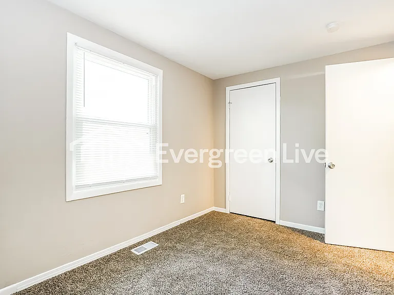 2719 Pontiac St — Photo 12