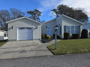 1407-109 Middle Rd, Calverton, NY 11933