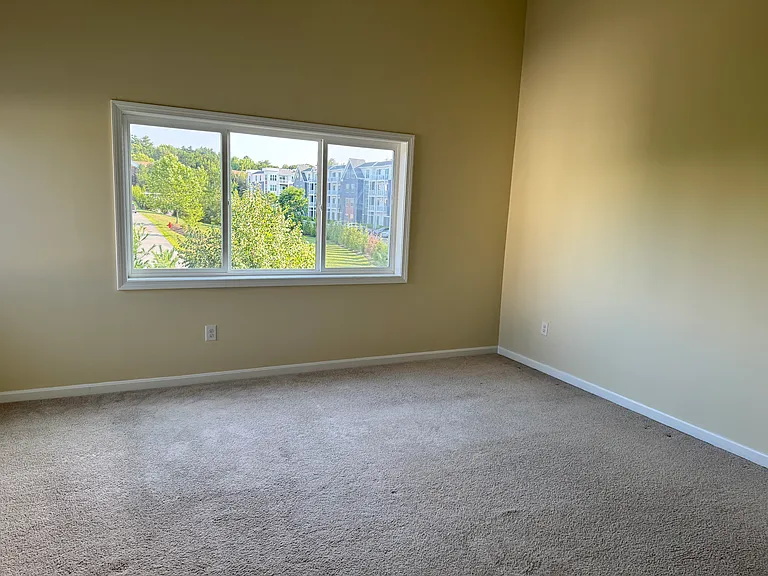 6 Queen Isabella Way — Photo 38
