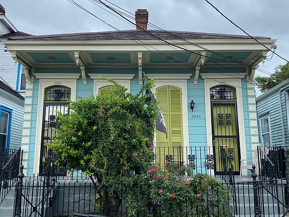 2nd image of 2251 Brainard St