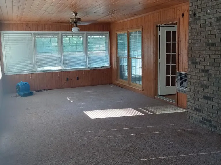 2243 Oakgrove Cir — Photo 23