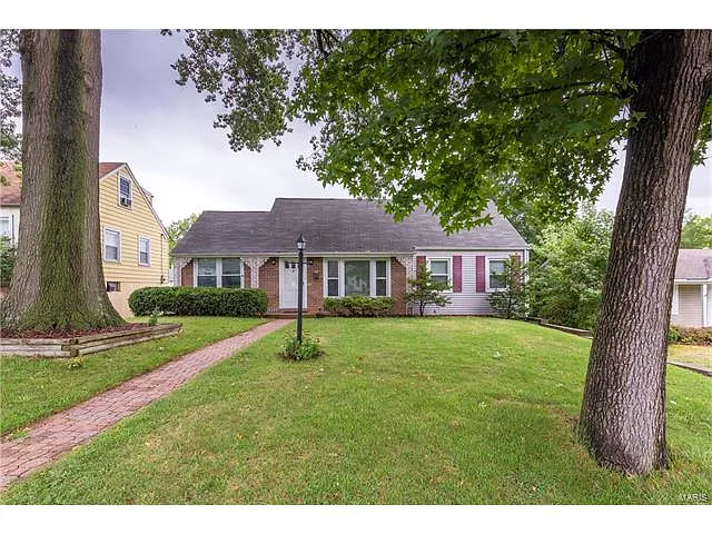 7033 Circleview Dr photo 1