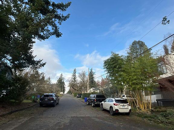 4th image of 2611 SW Miles St