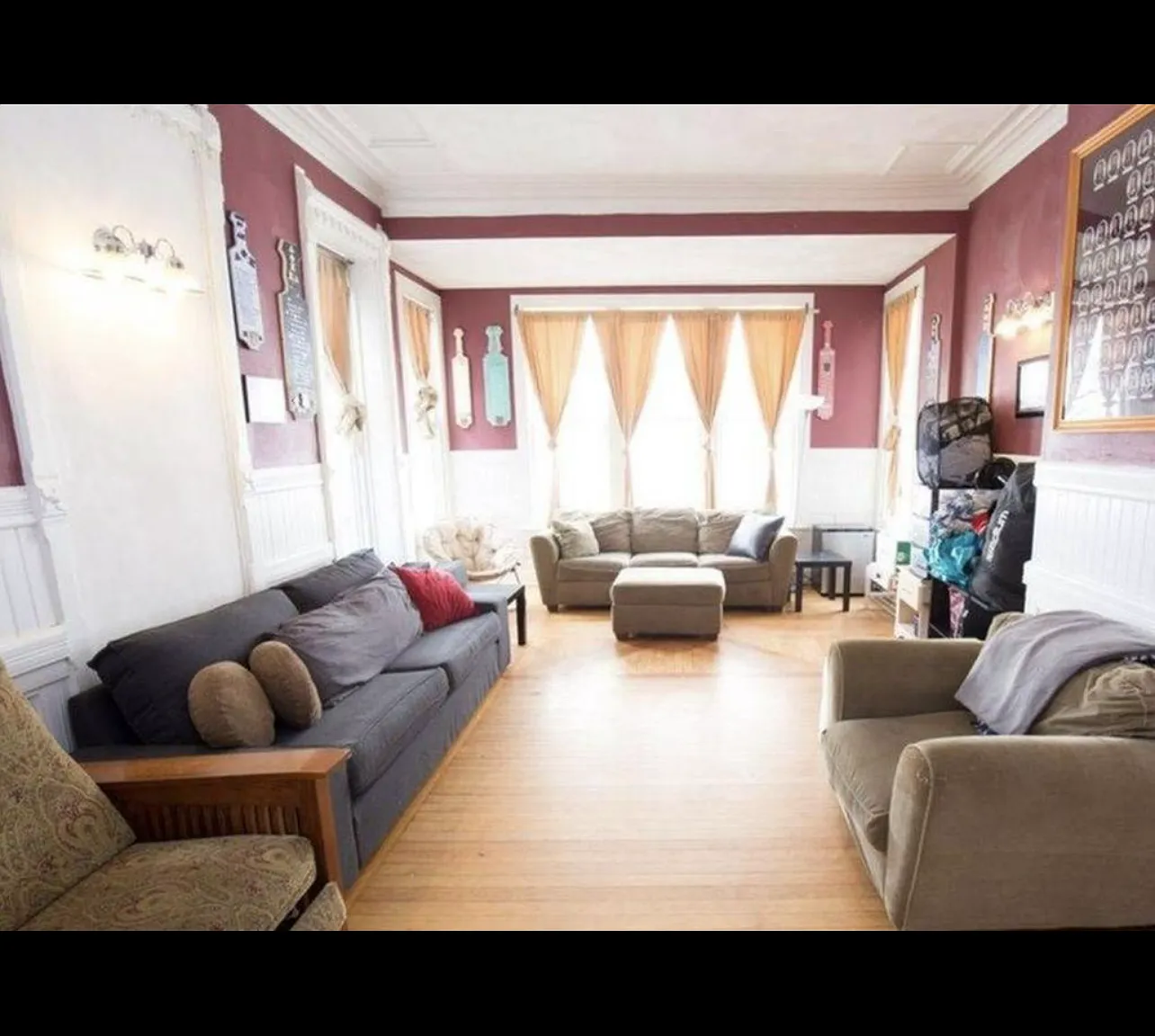 12 bed, 5708 sqft, $8,820 — Photo 1