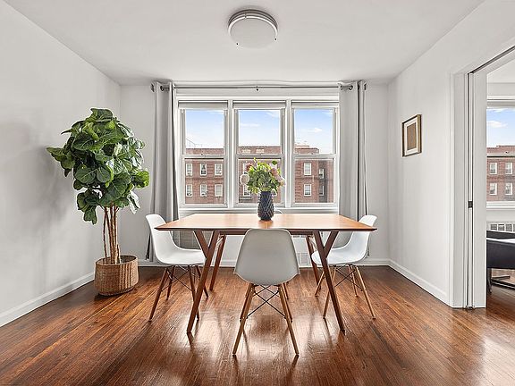 2nd image of 400 E 17th St APT 609
