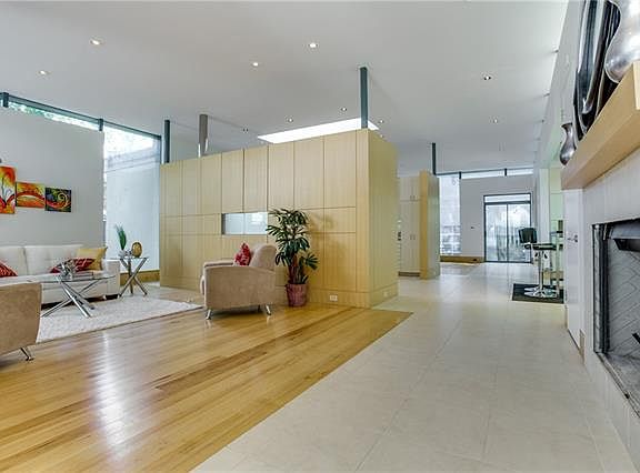 5th image of 5020 Abbott Ave