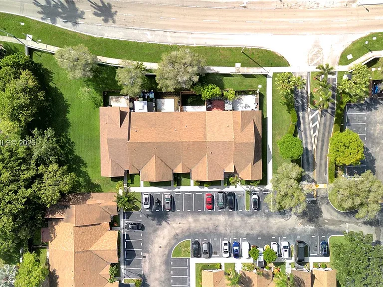 11061 NW 38th Pl — Photo 37