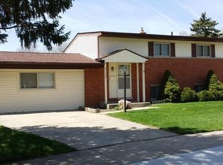 23529 Astrid Ln, Rockwood, MI 48173