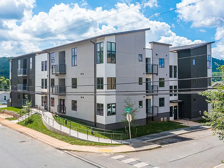 Sunrise Apartments — Photo 44