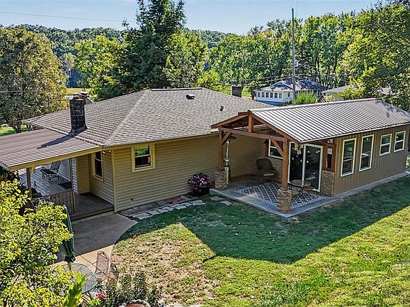 3rd image of 503 Spitz Dr