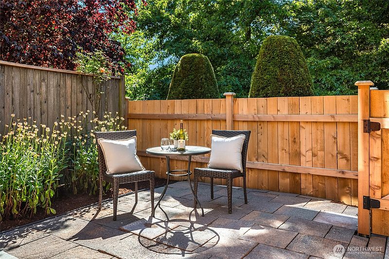 4th image of 2340 44th Avenue SW #C