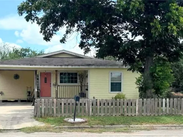 718 Seabreeze St, Alice, TX 78332