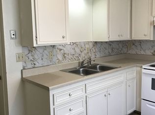 622 N Cherokee Ave APT B, Claremore, OK 74017