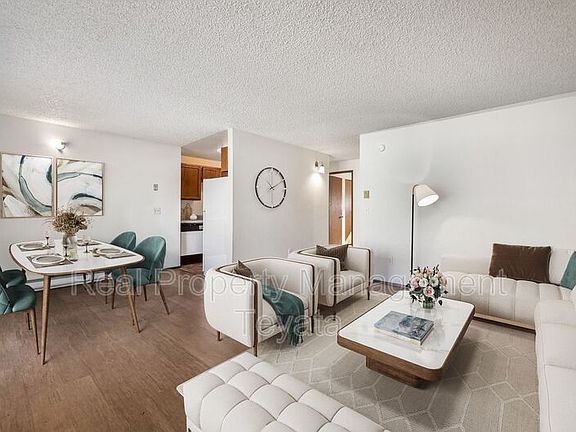 3rd image of 612 A St APT 8
