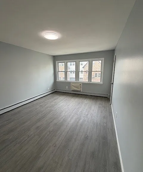 16 Silkman Pl #2R — Photo 7