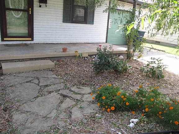2nd image of 2229 E Cypress Ave
