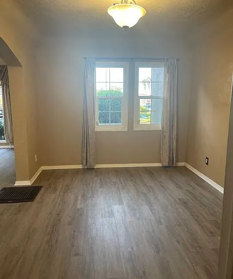 9200 S Hobart Blvd — Photo 6