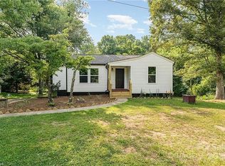 5582 Davis Rd, Walkertown, NC 27051