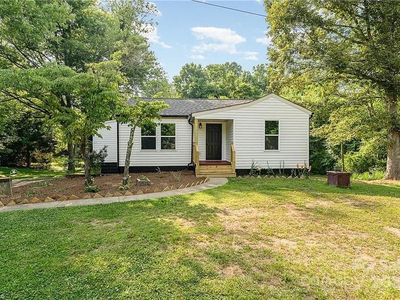 5582 Davis Rd, Walkertown, NC, 27051