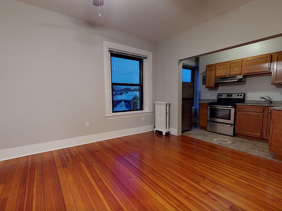2nd image of 10 Sewall Ave #33