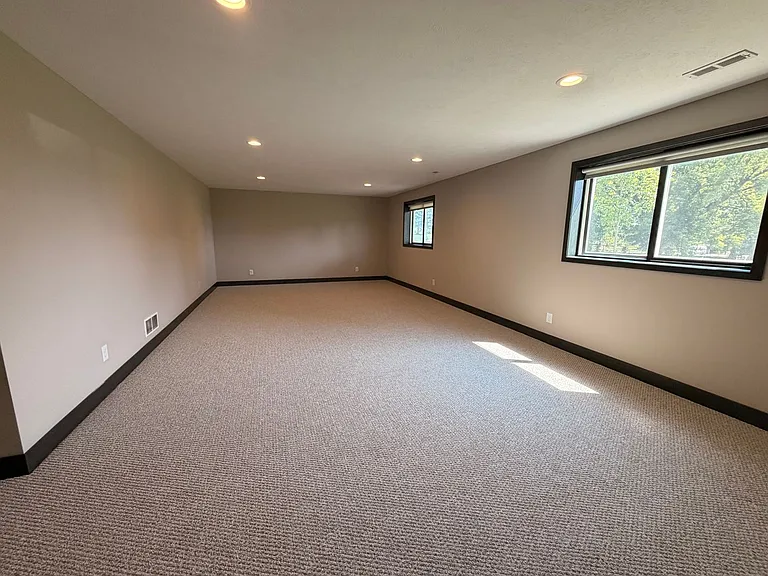 6830 Avalon Dr SE — Photo 23