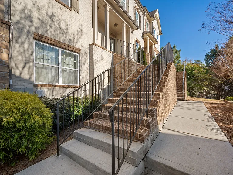 1425 Briarhaven Trl — Photo 25