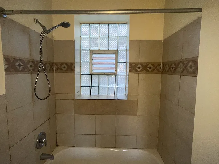 4926 N Kedzie Ave #1S — Photo 4