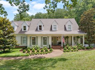 113 Linden St, Lookout Mountain, TN 37350