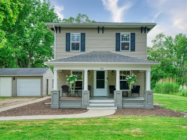405 Garden Ln, Fowlerville, MI 48836
