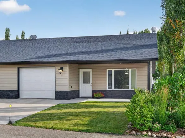 310 N 6th Ave NE #3, Three Hills, AB T0M 2A0