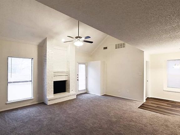 2nd image of 308 W Meadowbrooke Dr