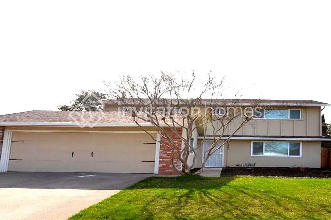 3746 Bainbridge Dr photo 1