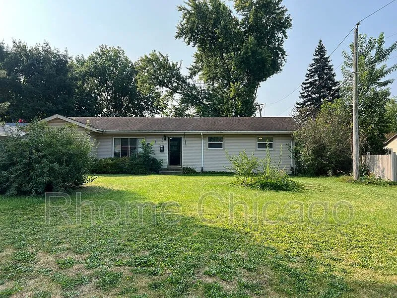 3 bed, 1.0 bath, 1100 sqft, $2,450 — Photo 4