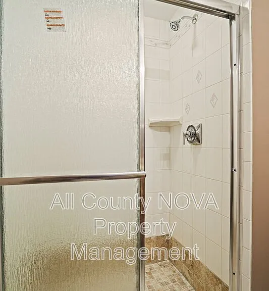 6428 Earlham Dr — Photo 38