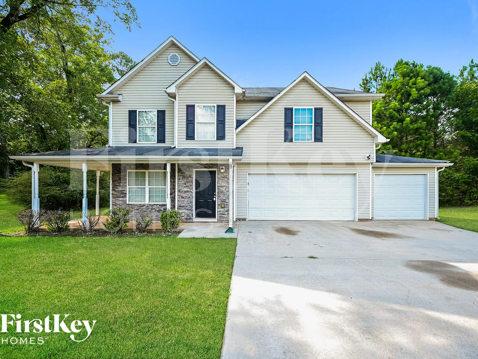 4 bed, 2.5 bath, 2500 sqft, $2,460 — Photo 1