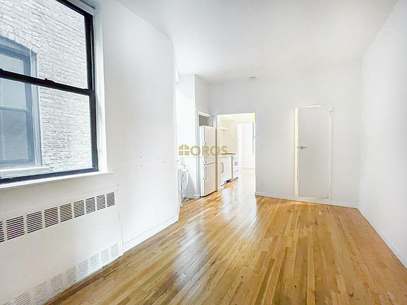 4th image of 255 6th Ave APT 5B