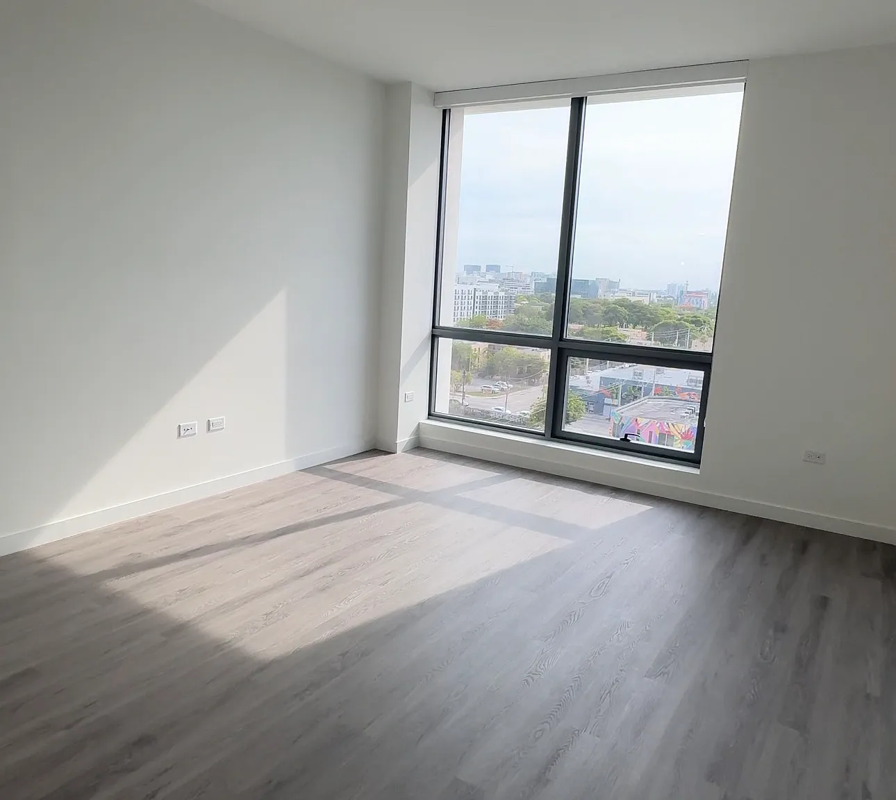 1 bed, 690 sqft, $2,320 — Photo 4